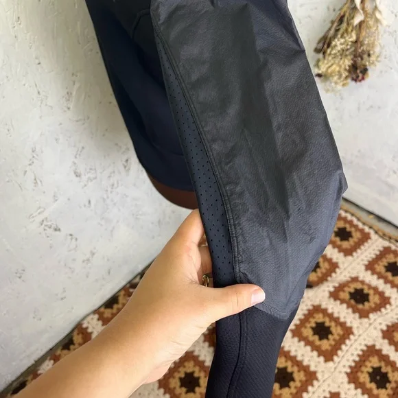 Nike Running Division Crew Long Sleeve Shirt Medium - Picture 8 of 13